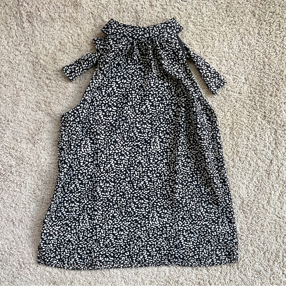 Talbots Black White Abstract Animal High Neck Sleeveless Top Size 8 ( Medium )
